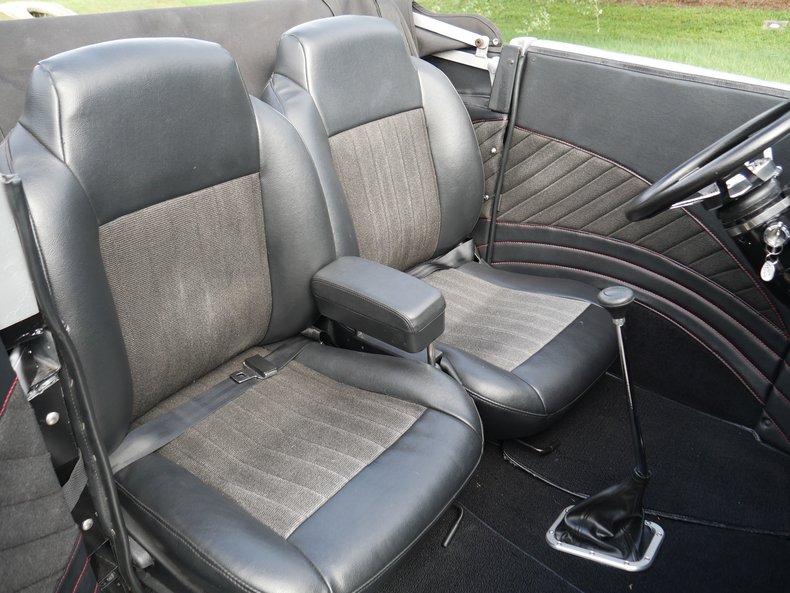 1932 Ford Roadster 81