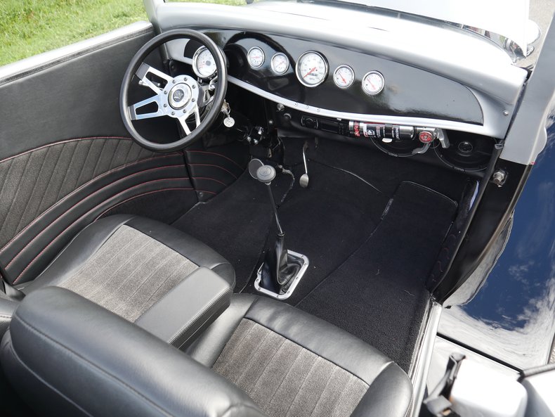 1932 Ford Roadster 82