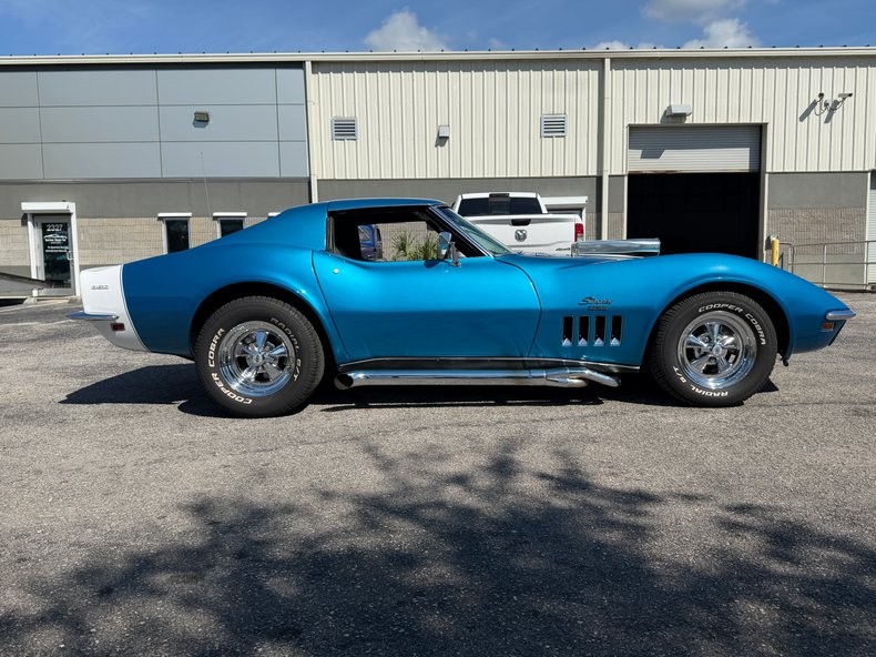 1969 Chevrolet Corvette 17