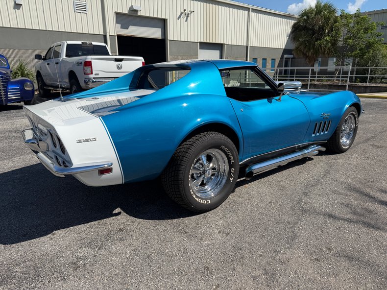 1969 Chevrolet Corvette 23