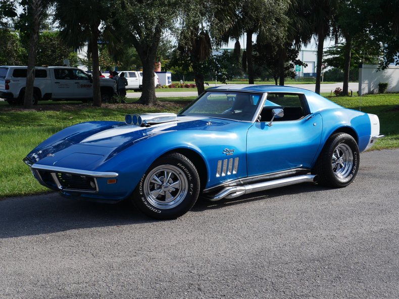1969 Chevrolet Corvette 16