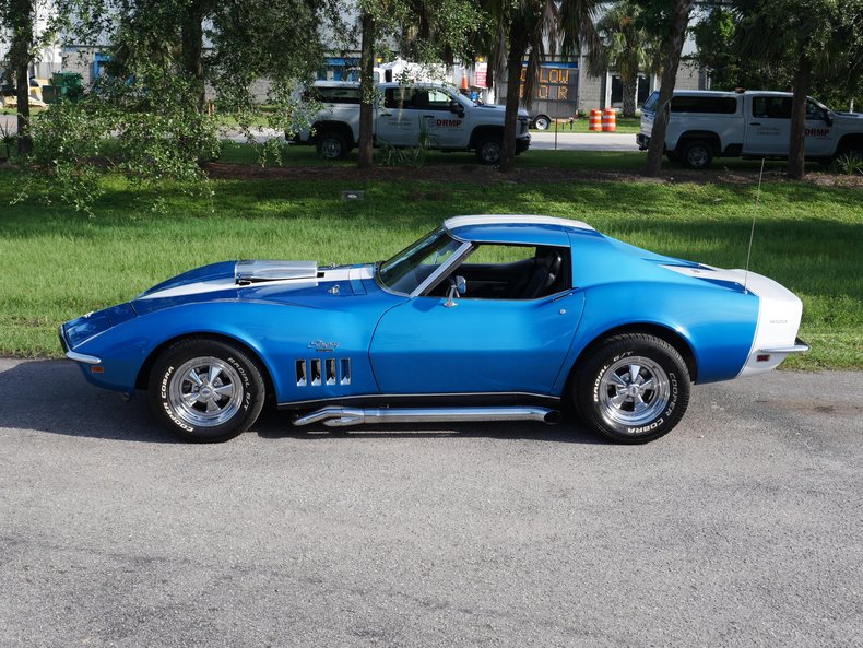 1969 Chevrolet Corvette 30