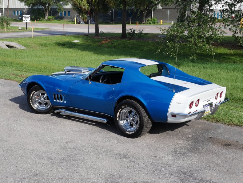 1969 Chevrolet Corvette 34