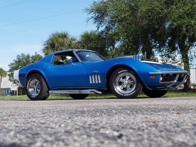 1969 Chevrolet Corvette 14