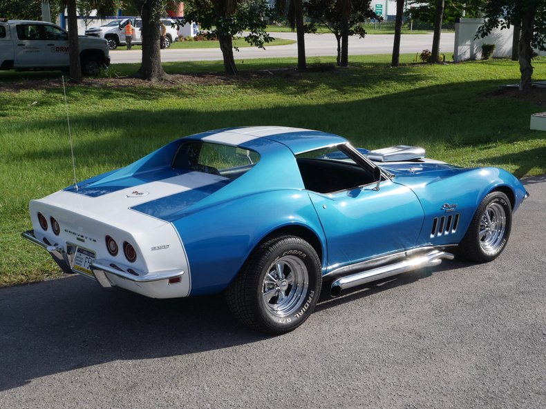 1969 Chevrolet Corvette 32