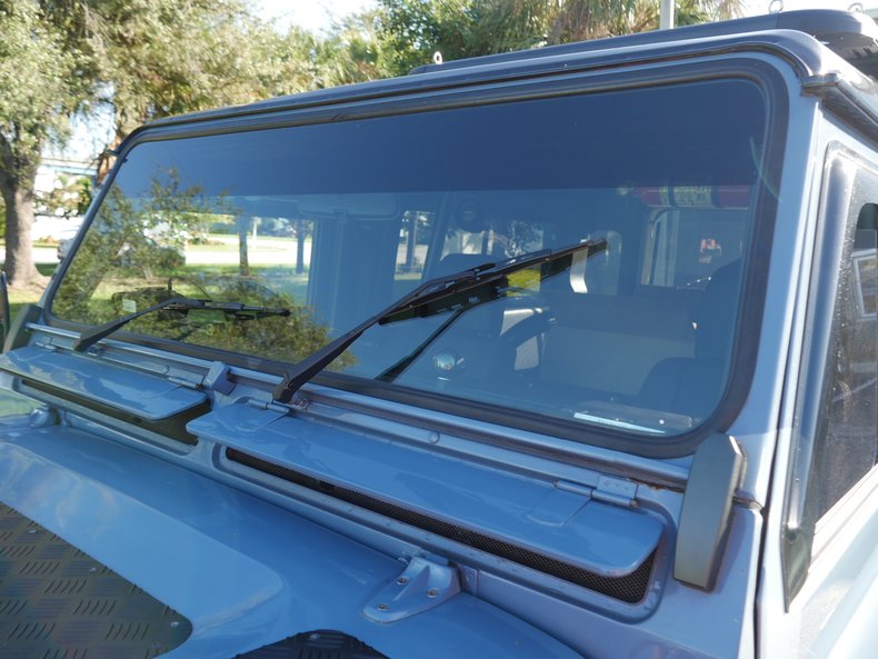 1996 Land Rover Defender 90 38