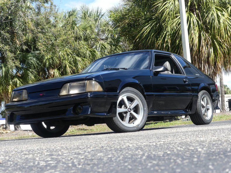 1988 Ford Mustang 8