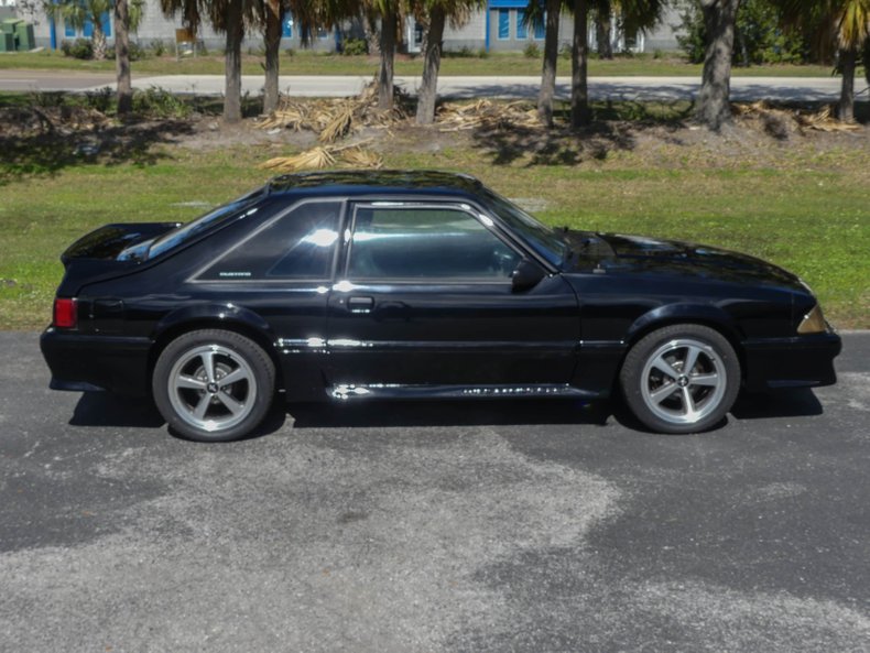 1988 Ford Mustang 27