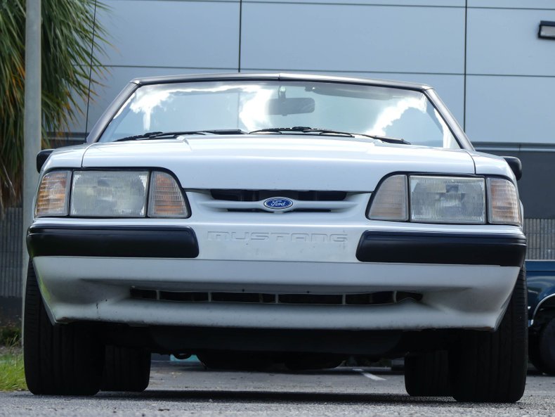 1990 Ford Mustang 12