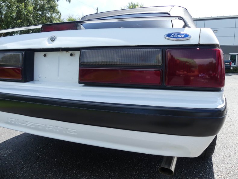 1990 Ford Mustang 41