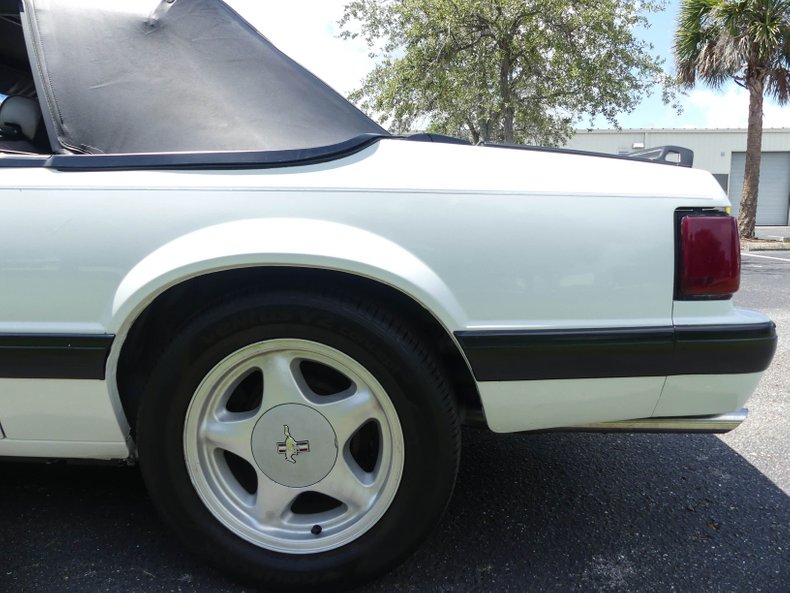 1990 Ford Mustang 47