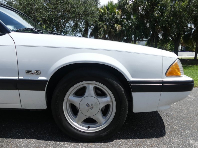 1990 Ford Mustang 54