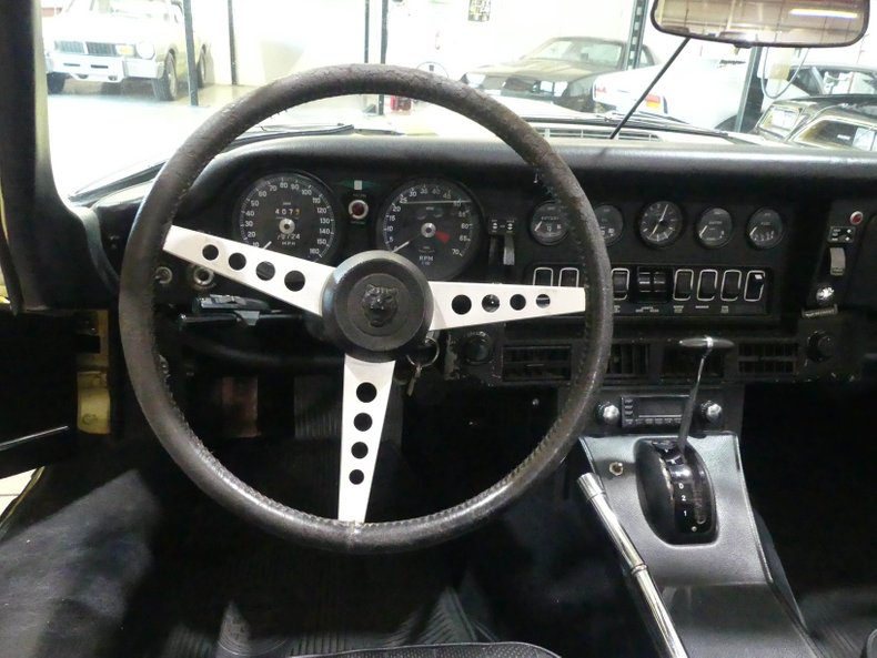 1972 Jaguar XKE 48