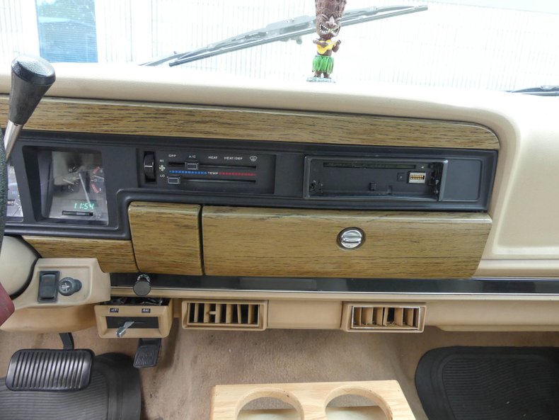 1989 Jeep Grand Wagoneer 48