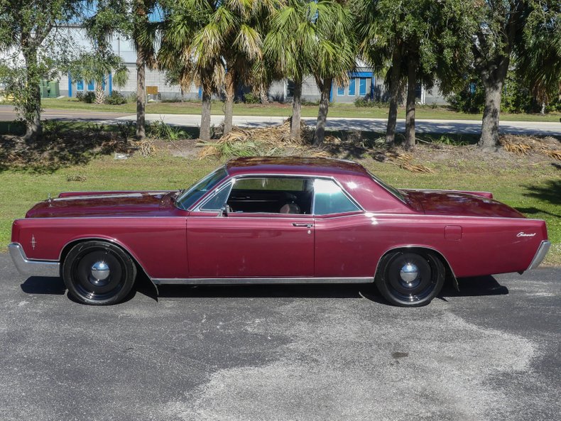 1966 Lincoln Continental 14