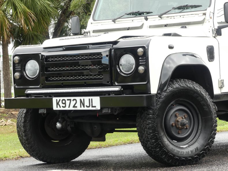1991 Land Rover Defender 9