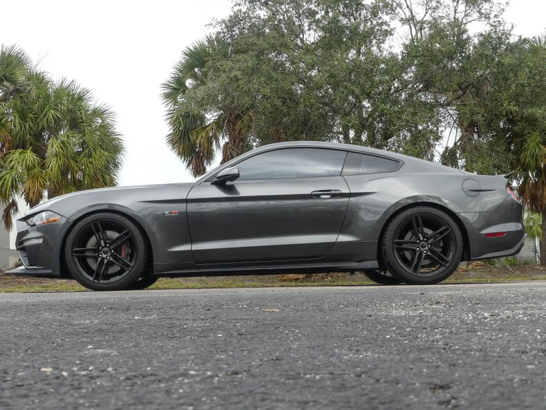 2019 Ford Mustang 13