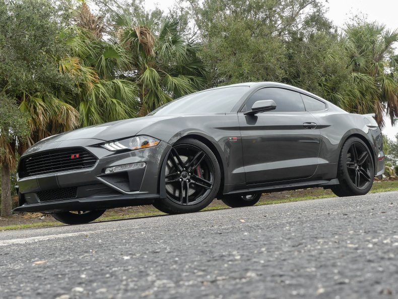 2019 Ford Mustang 1