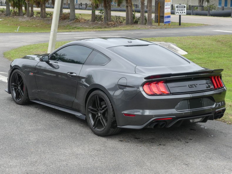 2019 Ford Mustang 16
