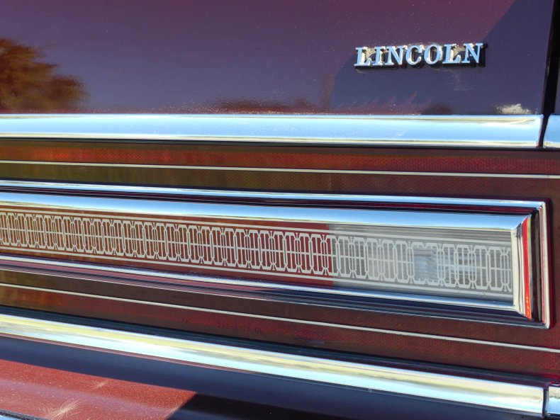 1977 Lincoln Continental 35