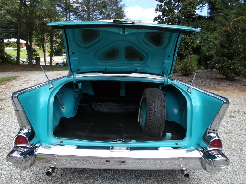 1957 Chevrolet Bel Air 10