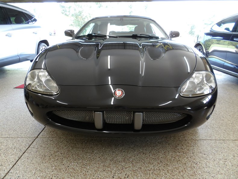 2001 Jaguar XKR 20