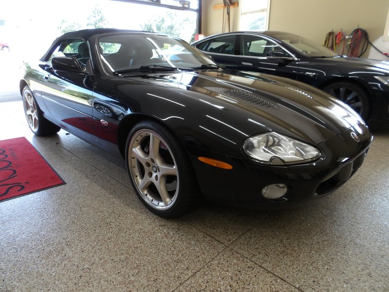 2001 Jaguar XKR 11
