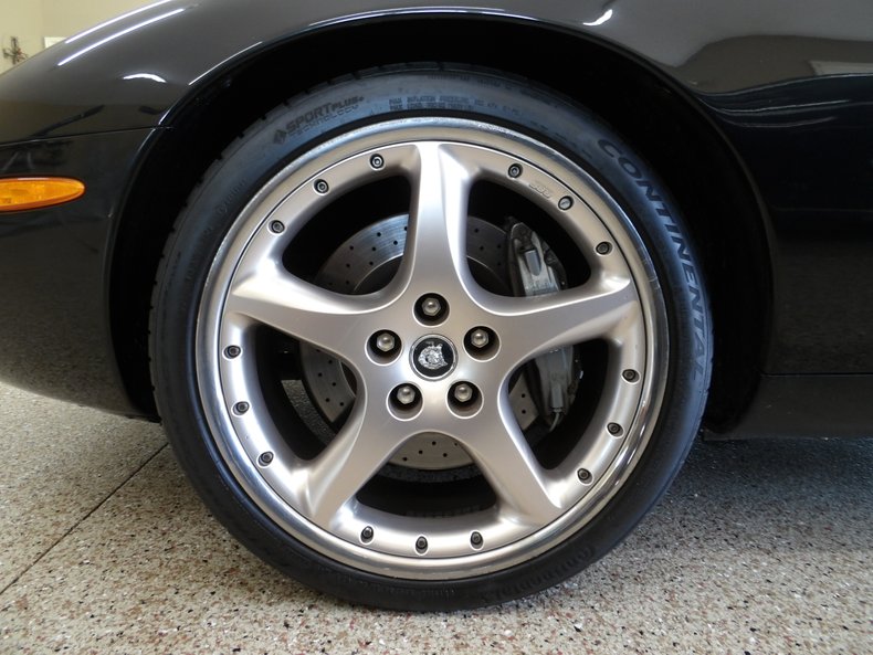 2001 Jaguar XKR 127
