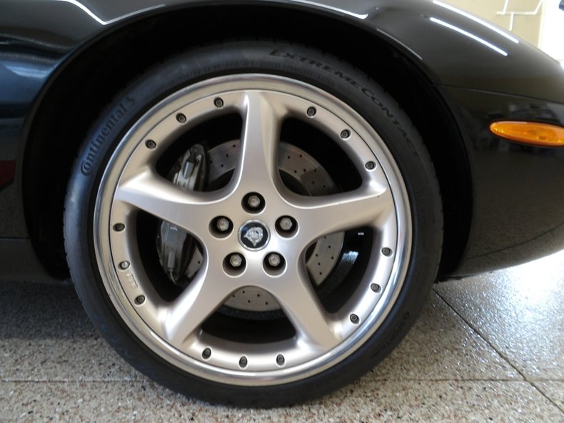 2001 Jaguar XKR 14