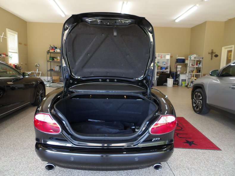 2001 Jaguar XKR 22