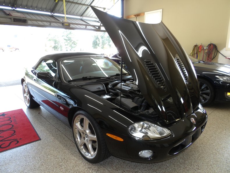 2001 Jaguar XKR 30