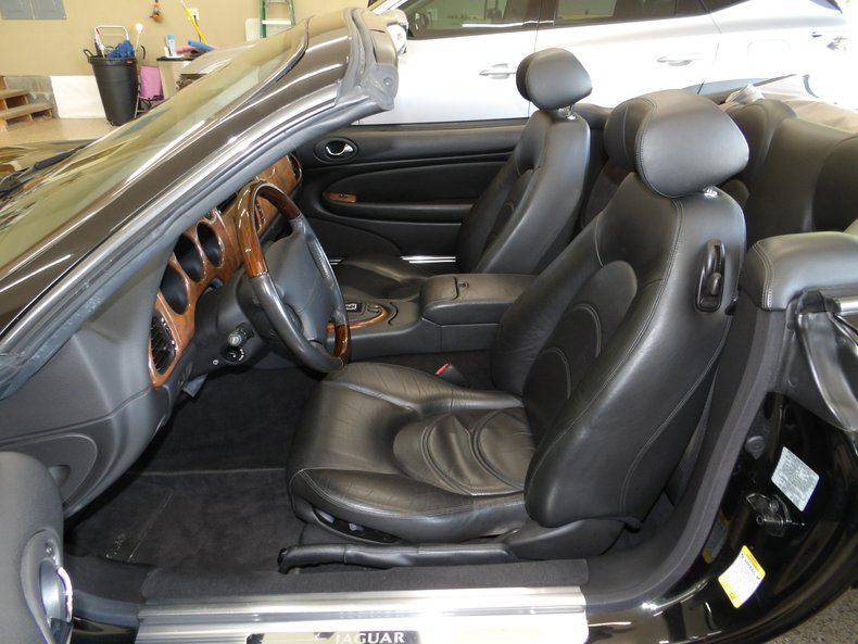 2001 Jaguar XKR 8