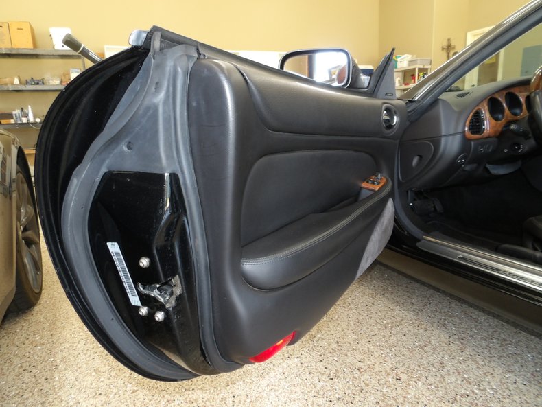 2001 Jaguar XKR 46