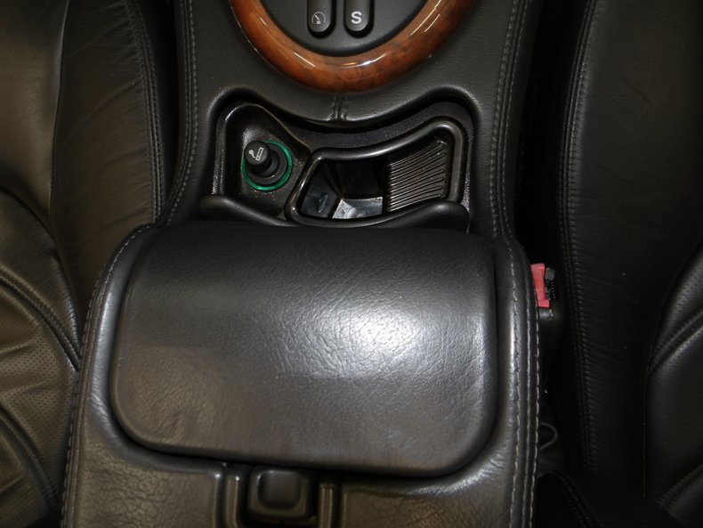 2001 Jaguar XKR 58