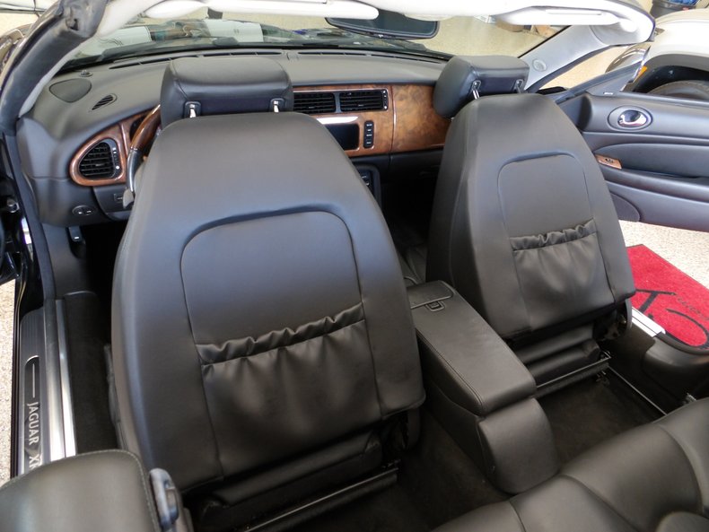 2001 Jaguar XKR 68