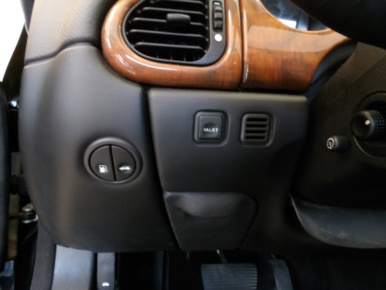 2001 Jaguar XKR 75