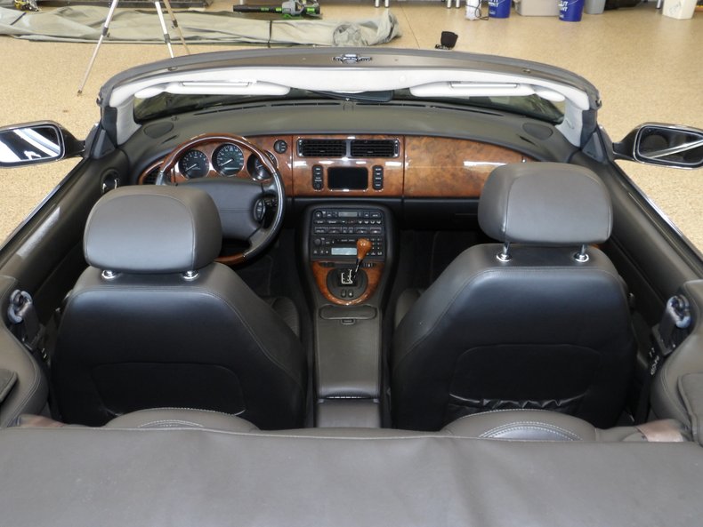 2001 Jaguar XKR 86