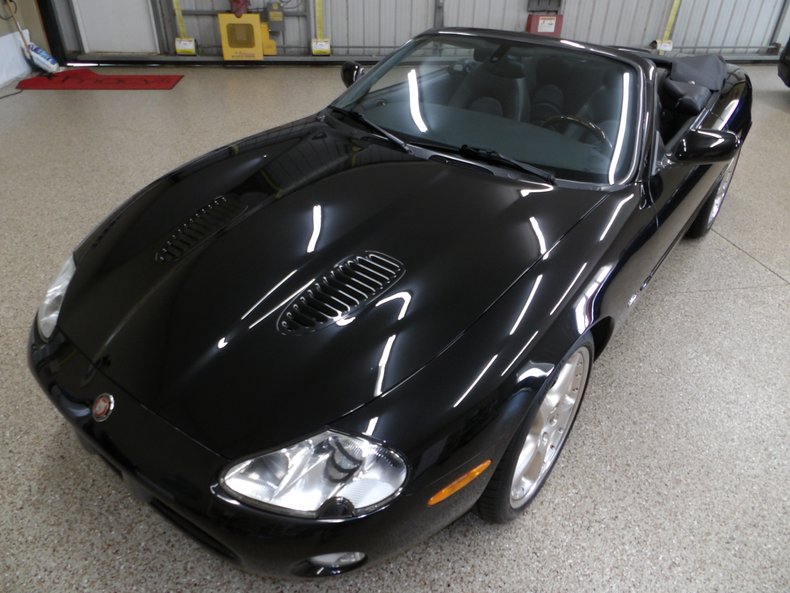 2001 Jaguar XKR 104