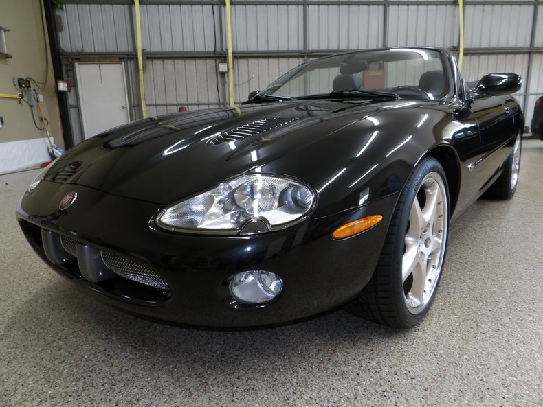 2001 Jaguar XKR 103