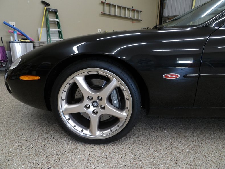 2001 Jaguar XKR 105