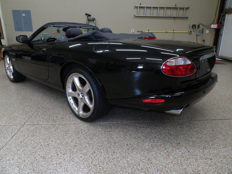2001 Jaguar XKR 111