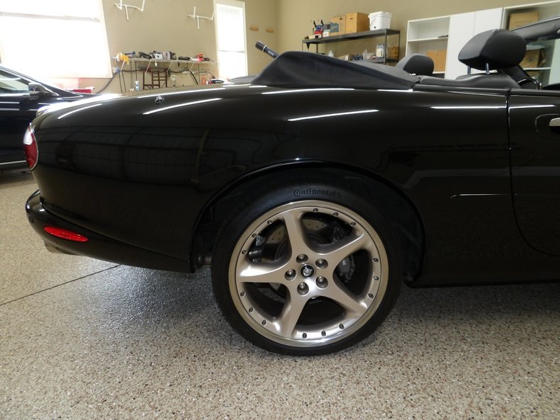2001 Jaguar XKR 122