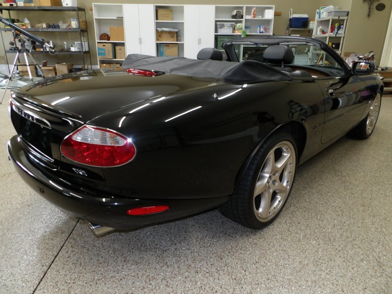 2001 Jaguar XKR 119