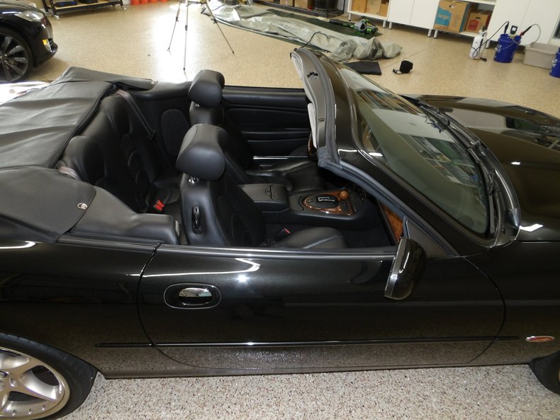2001 Jaguar XKR 133