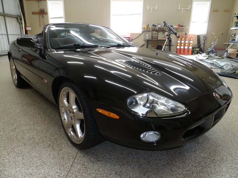 2001 Jaguar XKR 139
