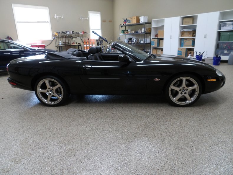 2001 Jaguar XKR 144