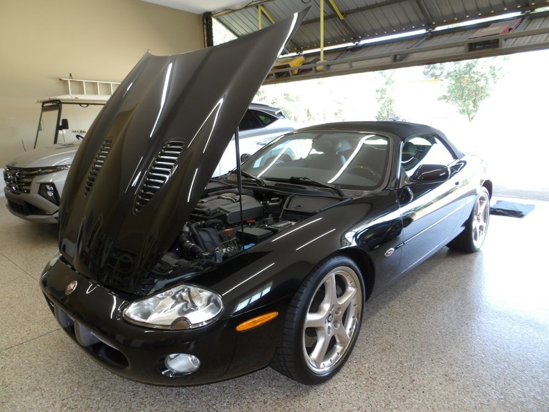 2001 Jaguar XKR 114