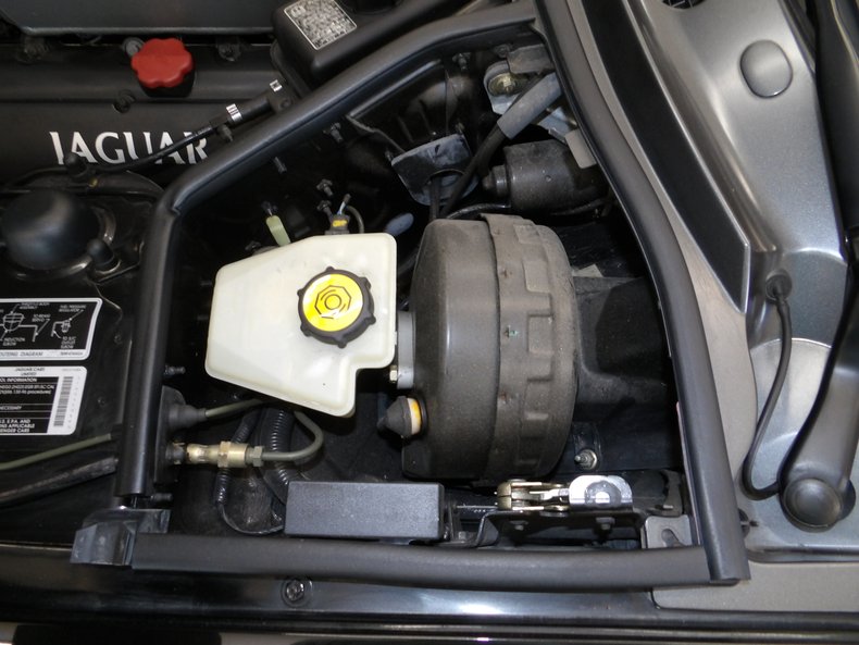 2001 Jaguar XKR 138