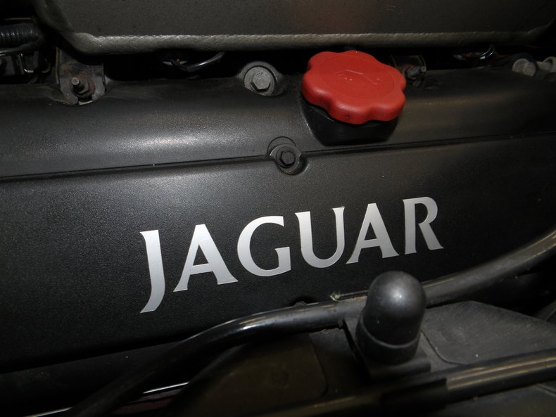 2001 Jaguar XKR 145