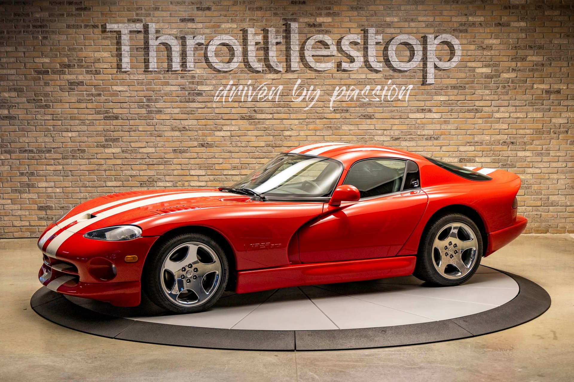 813520 | 2002 Dodge Viper GTS Coupe | Throttlestop | Automotive and Motorcycle Consignment Dealer